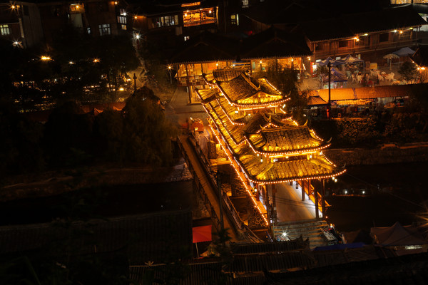 �������