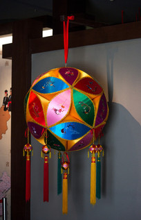 ��ɫ������