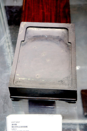 �����ڶ�ʯ�Ͽ�����˫����