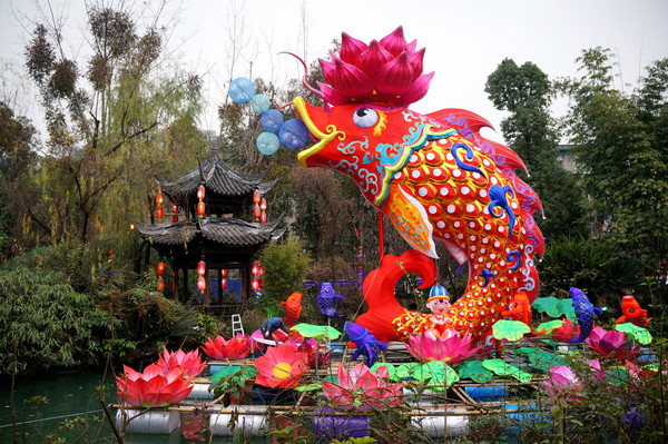 ����Ծ���Ųʵ�