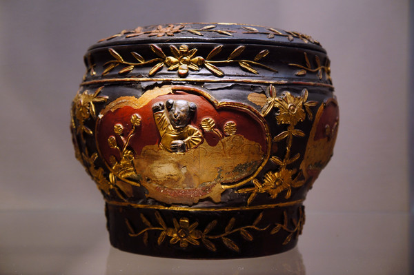 ���ʱ�ڵ�ľñͲ