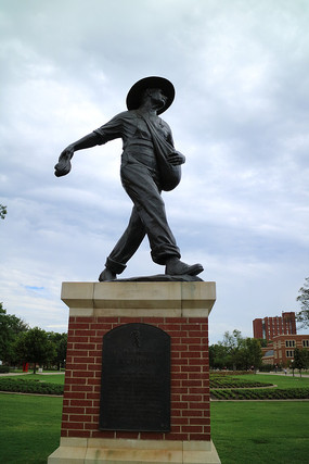  ��ѧУ԰�ڵ���У������