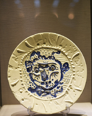 ��٤����