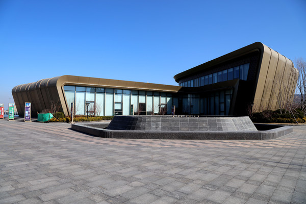 ���ߵ�չ��