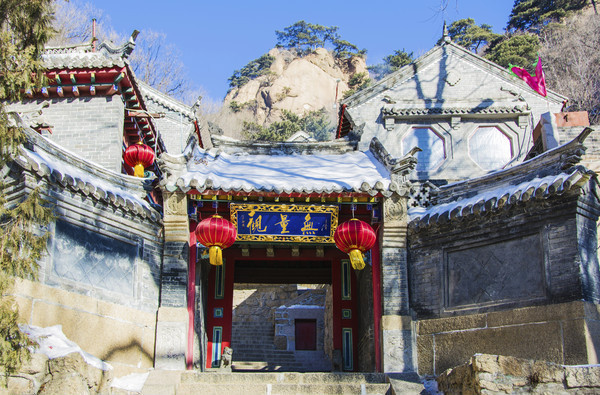 ǧɽ����������