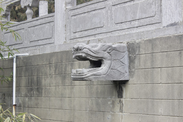 ����������̨ǰ�����