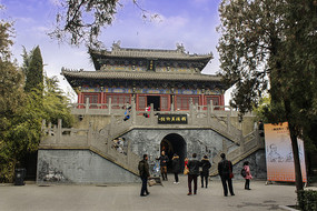 �����µĲؾ���