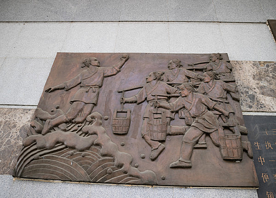 ��������ˮ���񸡵�