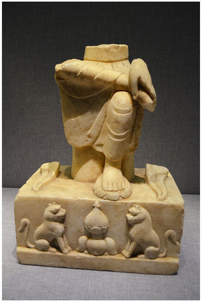 �������м�