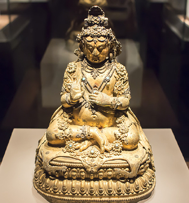 ���߰���