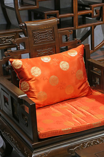 ��ͳ�����ϵĺ�ɫ����