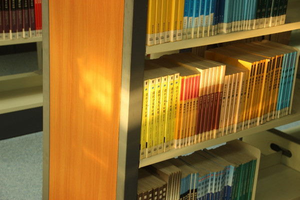 ѧУͼ��ݵ��鼮