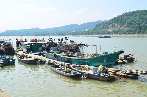 ��ɽ�����洬�羰ͼƬ