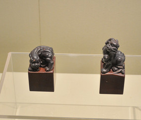 ��ʯ�����ťӡ