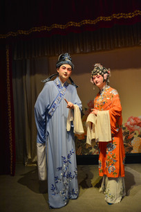 ����Ϸ�������๫С��