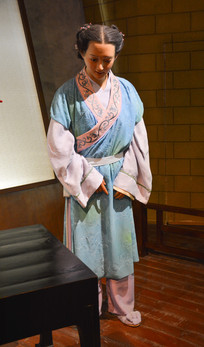 ����վ������Ů