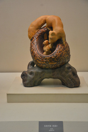 �������