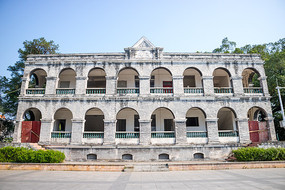 ���ݽ���ʥ��ѧԺ��ַ