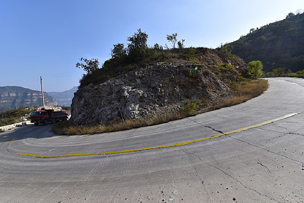 ̫��ɽ����·