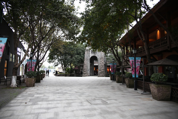 �������