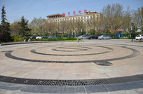 Զ�����б���