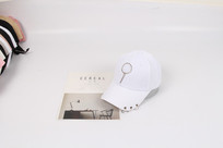 ��ɫ���Ե�������ñ��Ӱͼ