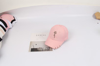 ��ɫ���԰���ñ��Ӱͼ