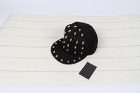 ��ɫ��������ͷ����ƽ��ñ