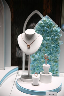 Ư����һ������