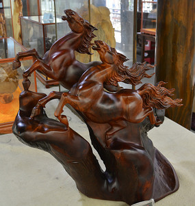 ����������