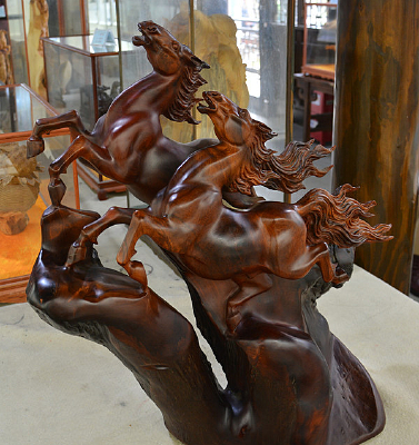 ����������