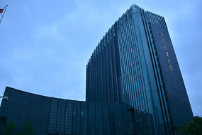 ձ