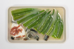 �������