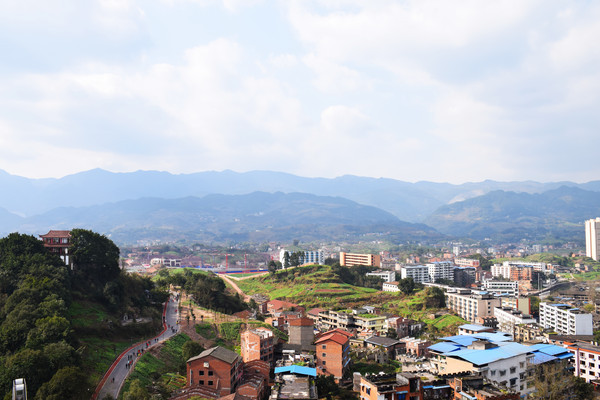 �ľ���С��