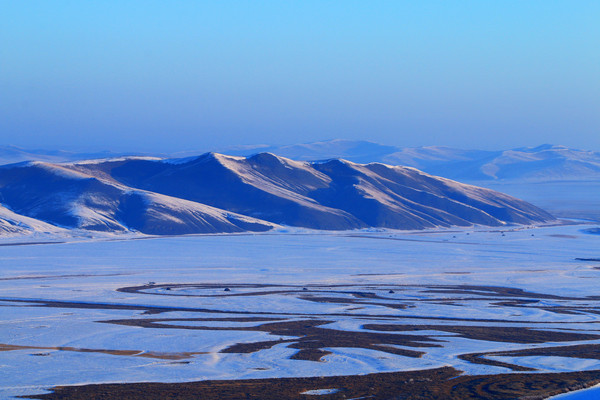 ���ױ���ɽ��ѩҰ����