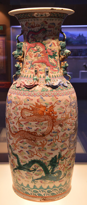 ����۲�˫ʨ�����ƴ�ƿ