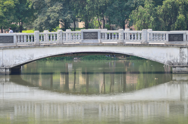 ���ϵĹ��Ž�����Ӱ