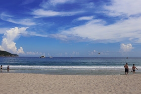 ������ƺ���ɳ̲