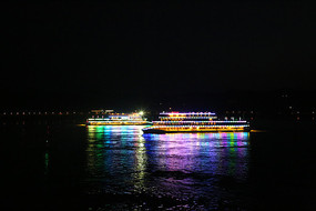 ����������