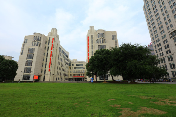 ͼ���ǰ���̲ݵ�