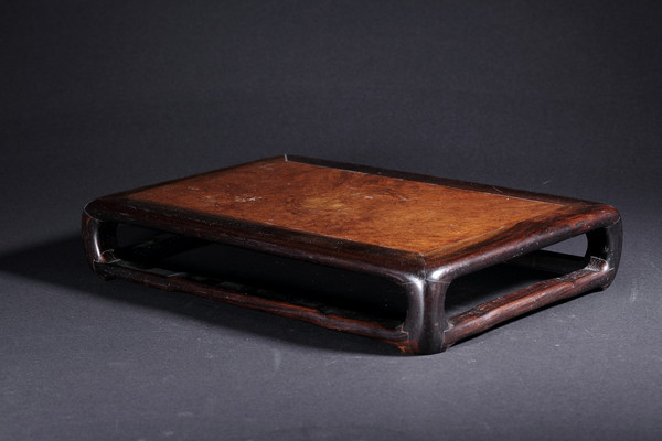 ��֦Ƕ�ľ̨��