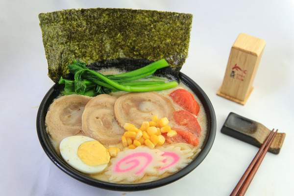 �������