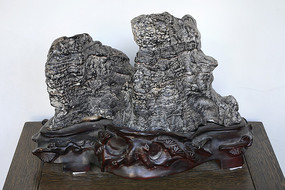 ɽ������ʯ