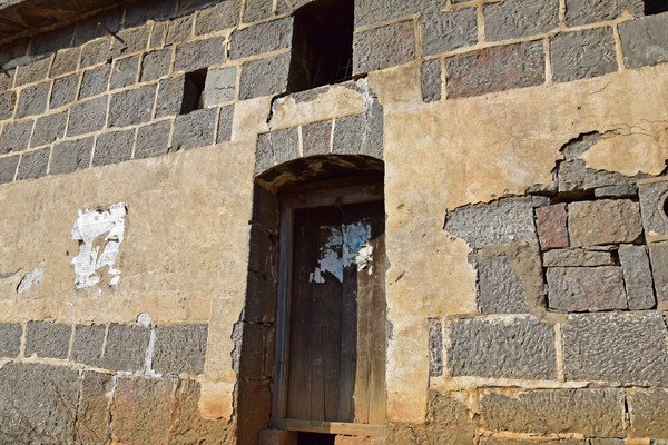 ʯǽľ���Ͻ�������