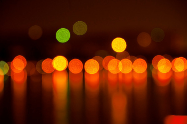 ��ɫԲ�ι��