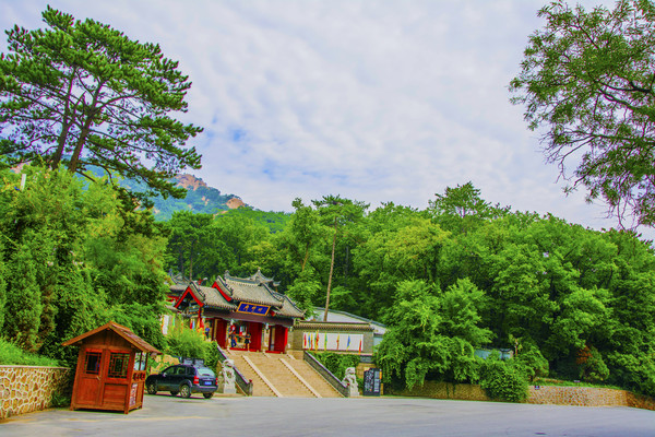 ǧɽ����������ľ����