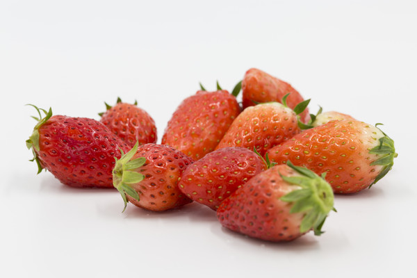 ���ʵĺ�ɫ��ݮ