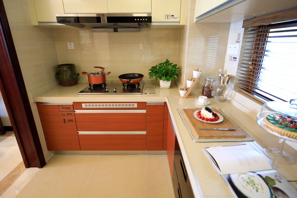 ��ܰ�ĳ�����̨