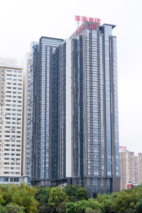 д��¥����