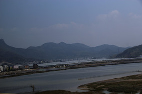 ɽ����������